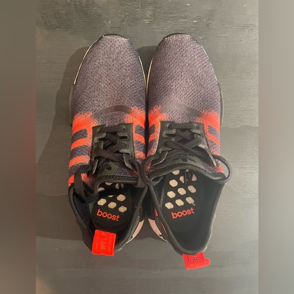 Adidas Originals NMD R1 Men’s Sz 9.5 Stencil Pack Black Solar Red Sneaker G27917 - Picture 6 of 8